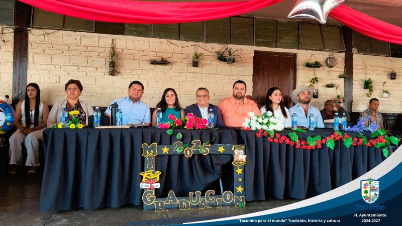 Asiste Presidente Municipal de Tocumbo a emotiva ceremonia de graduación en Santa Clara